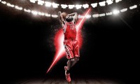 罗斯·范奥特尔戴克触壁瞬间全场惊呼，范尼斯特尔罗伊