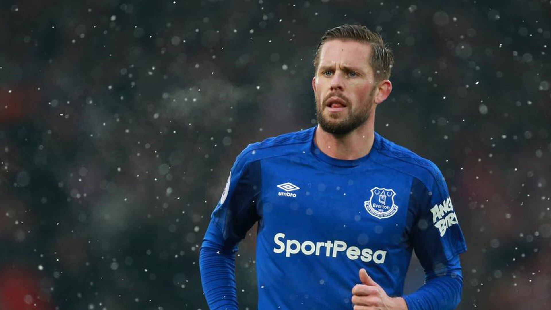 德甲比赛进入白热化：坚韧不拔的精神风貌，德甲热身赛